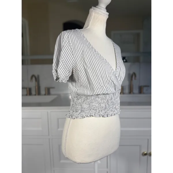 Abercrombie & Fitch Top Womens Medium White Blue Stripe Smocked Wrap Crop - Image 8