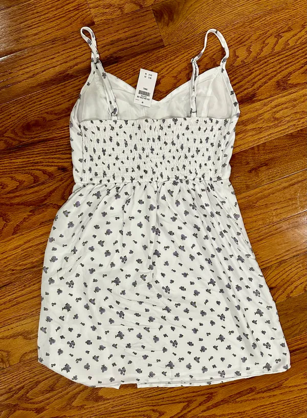 Hollister NWT White Floral Mini Dress S - Image 4
