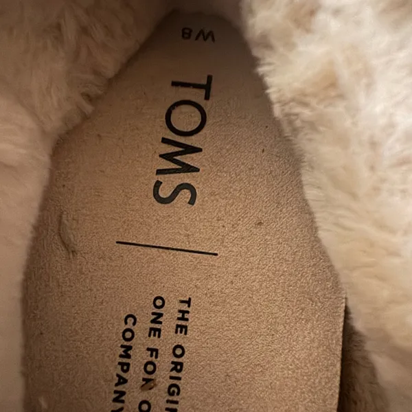 fuzzy Sherpa White Gold Pink women’s 8 TOMS slip on shoes - Image 2