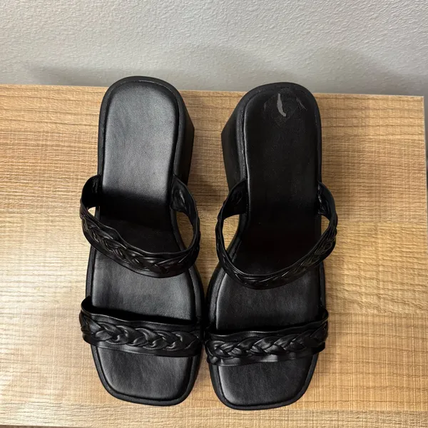 Black Platform Sandals Chunky Heel Size 8.5 - Image 5