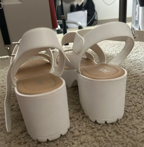 White Platform Sandals Size 8.5 - Image 5