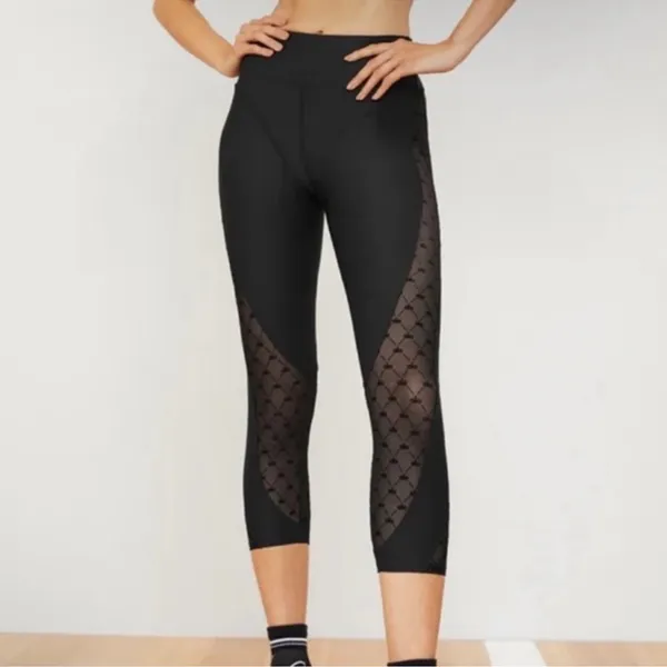 Nwot Alo Airlift Celeste Black Mesh Crop Leggings - Image 5