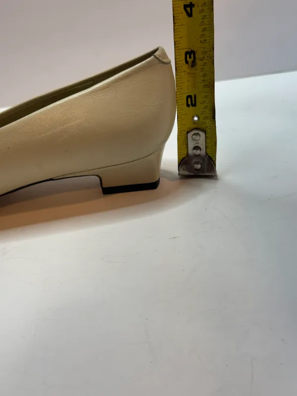 Bandolino Kitten Heels Size 6.5 - Image 10