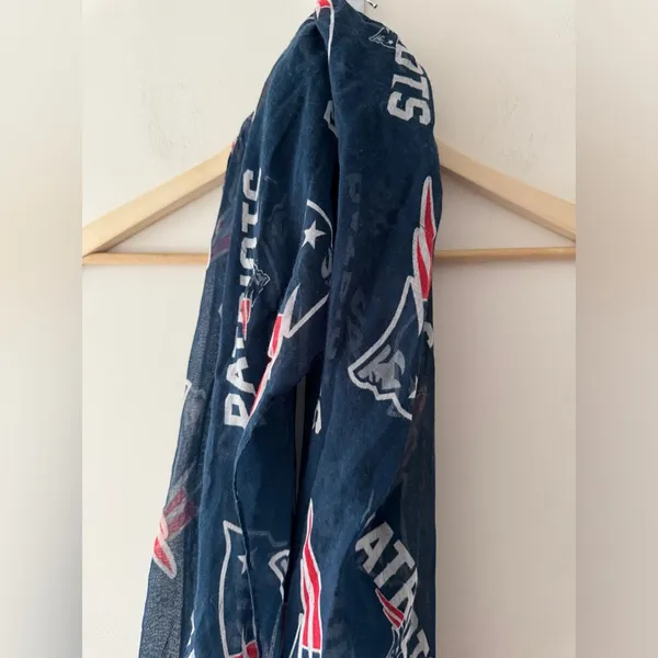 New‎ England Patriots Football Infinity Scarf - Image 2