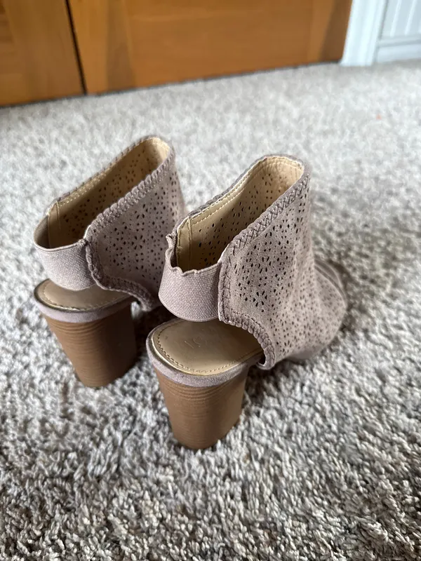 Khols heels Pink Size 9 - Image 2