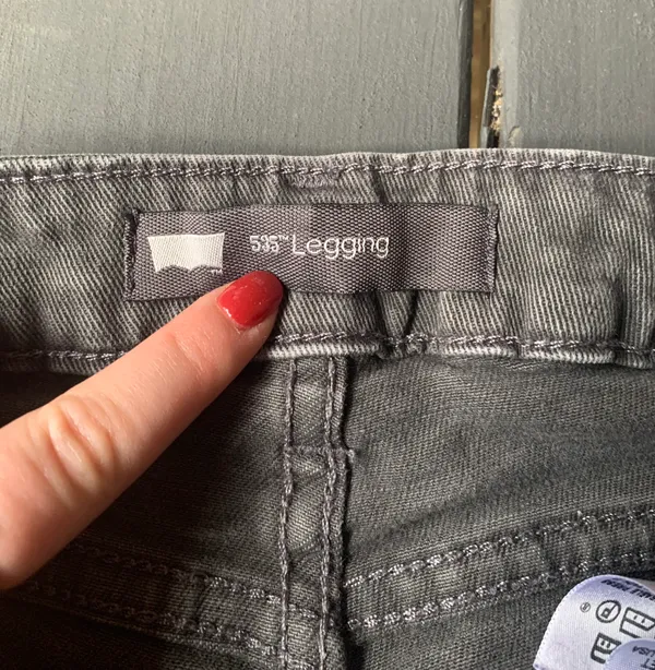 Levi's Grey Skinny Jeans - Image 4