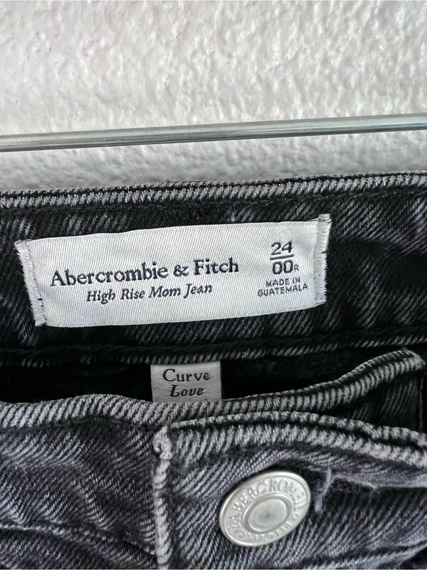 Abercrombie and Fitch Women's High Rise Mom Jeans Curve Love Distressed Black‎ - Image 2