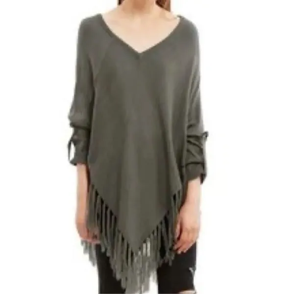 ✨VENUS Gray V-Neck Fringe Tassel Hem Button Cuff Sz S Poncho Sweater✨ - Image 4