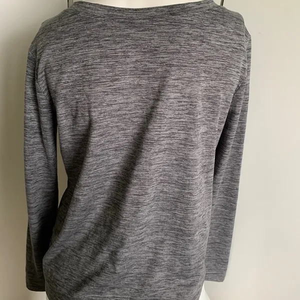 ROXY faux-wrap gray long sleeve V-neck - Image 5