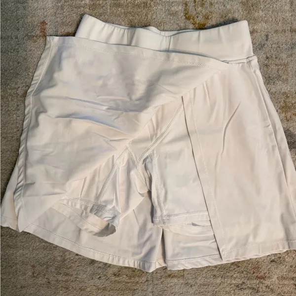 Amazon Women's White Tennis Skort - Image 4