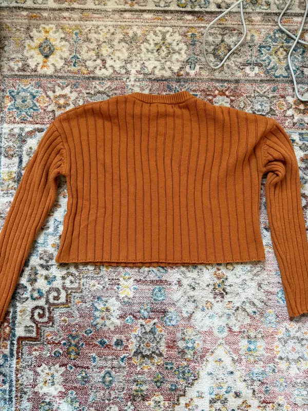 Small Forever 21 Cropped Sweater - Image 2