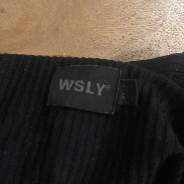 WSLY Black Fitted Crop Tank Top - Image 5