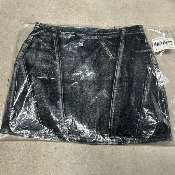 NWT BLANKNYC Metallic Heart Denim Mini Skirt Size 25 - Image 3