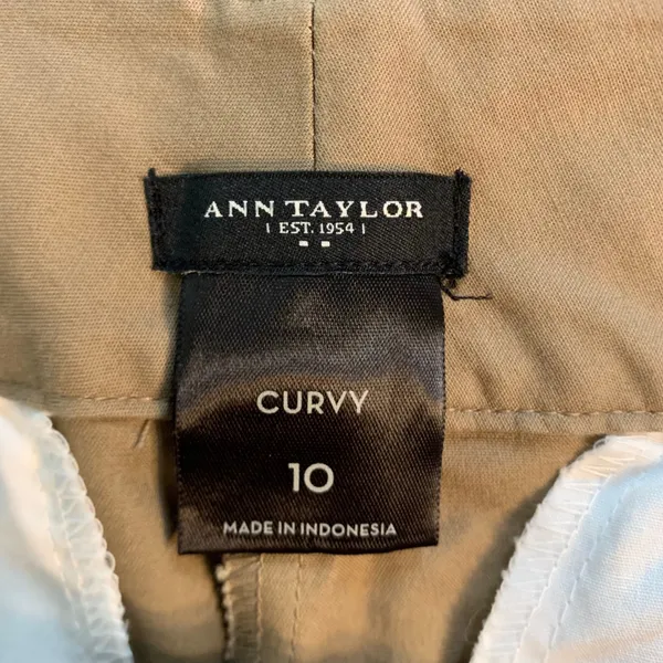 Ann Taylor Curvy Khaki Bermuda Shorts Tan Cuffed Stretch Cotton Size 10 Preppy - Image 3