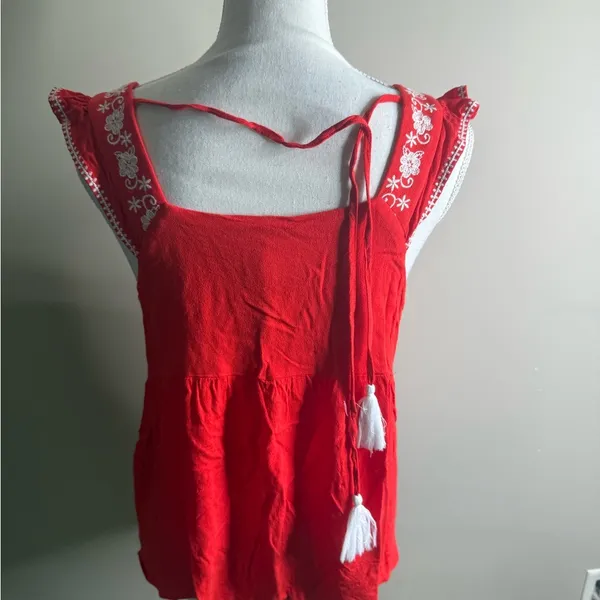 Savannah Jane red embroidered sleeveless top M - Image 8