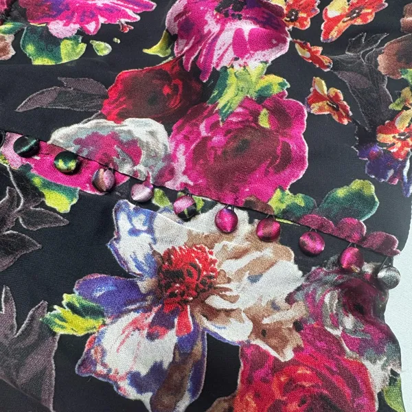 Alice and Olivia‎ Midnight Rose Floral Puff Sleeve With Lining- Size 6. - Image 10