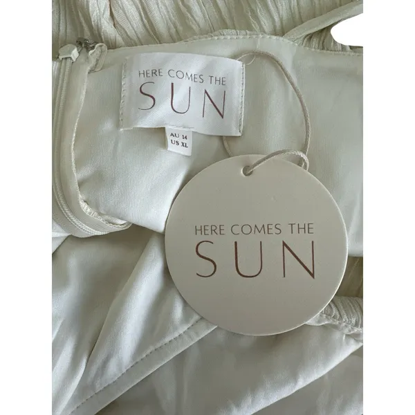 Sun white cut-out maxi dress with gold-tone hardware details on the straps - Image 8