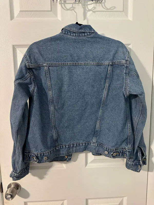Old Navy Jean Jacket Denim Women’s - Image 2