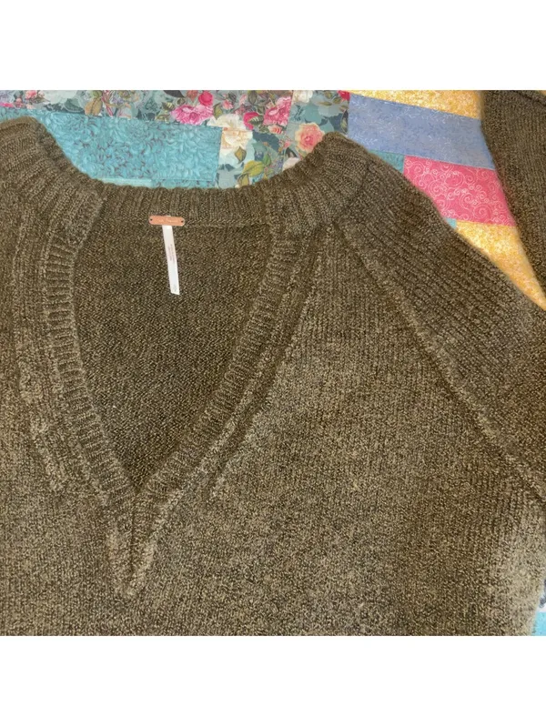 Free People Wool Blend V-Neck Flare Sleeve Woman’s Small Sweater Cozy Casual - Image 2