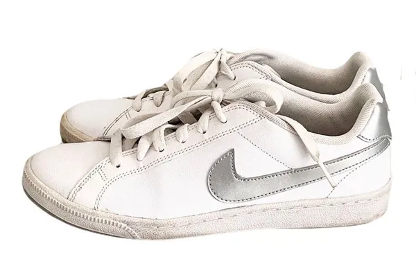 Nike White 454256 ‘Court Majestic’ Silver Sneakers, Size 8 - Image 2