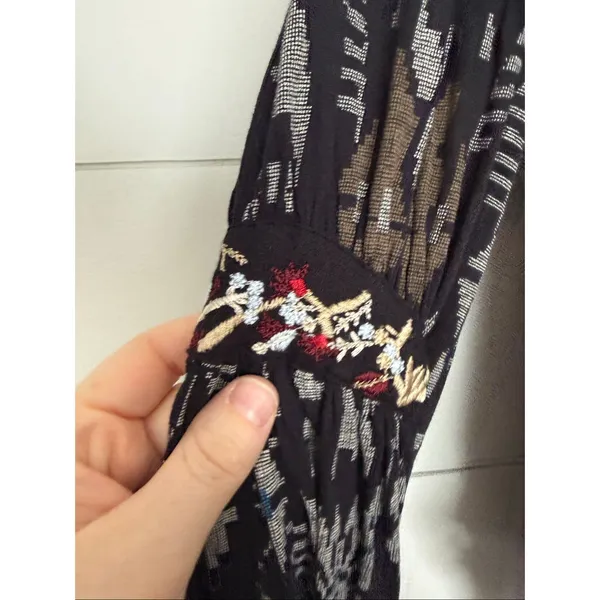 Lucky Brand Women’s Medium Embroidered Black Top Blouse Flowy Boho - Image 5