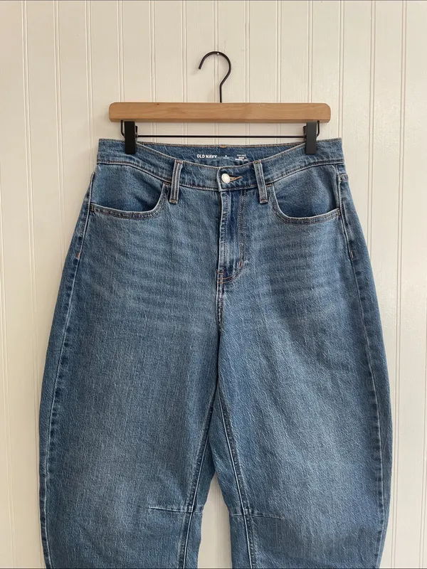 OLD NAVY High-Rise Wow Barrel Leg Jeans Medium Wash Denim Size 6 Short - Image 8