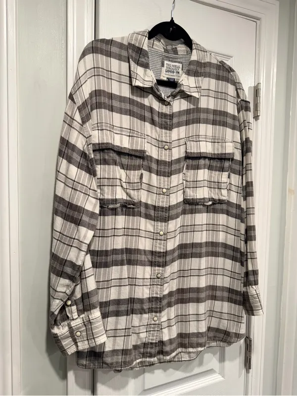 American Eagle Size XL Seriously Lived-In Gray Plaid Flannel Shirt Pearl Snap - Image 2