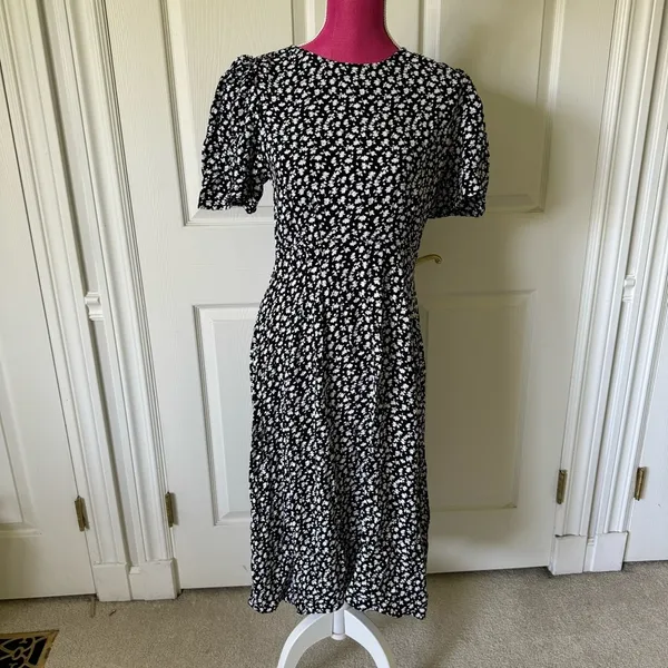 Something Navy Strong Shoulder Floral Midi Dress - Image 4