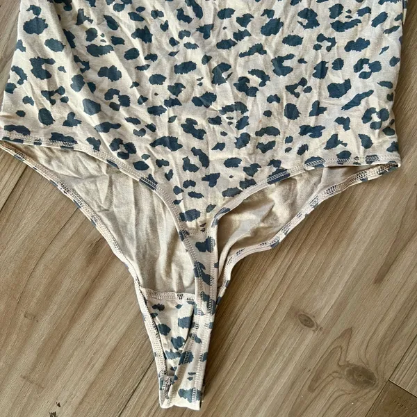 Abercrombie NWT Leopard Bodysuit - Image 7
