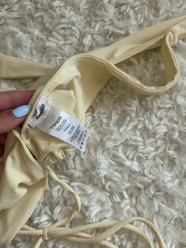 Garage drop front tie back crop top yellow xxs - Image 2