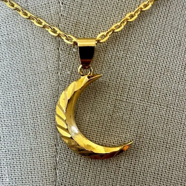 Gold tone Crescent Moon Necklace - Image 4