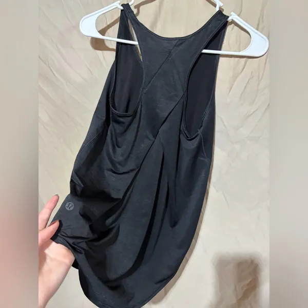 Lululemon tank top - Image 2