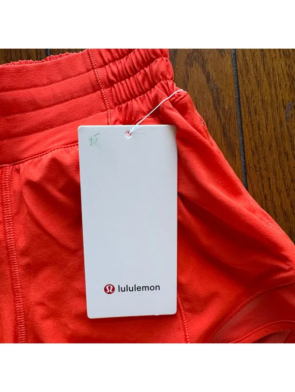 Lululemon Hotty Hot Short High Rise 2.5” Cherry Ember Size 2 NWT - Image 4