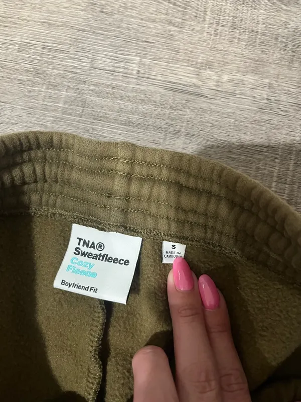 TNA BY ARITZIA Cozy Fleece Boyfriend Fit Joggers in Olive Green - Image 5