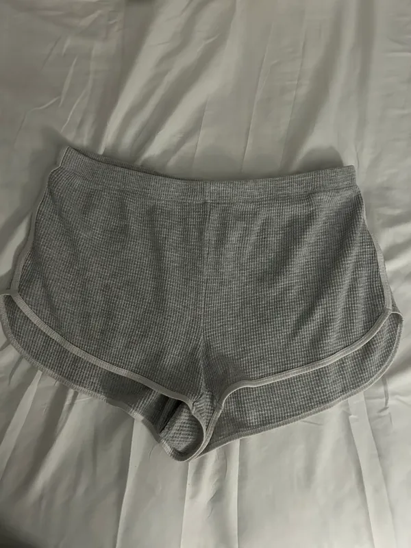 Aritzia TNA Shorts - Image 3