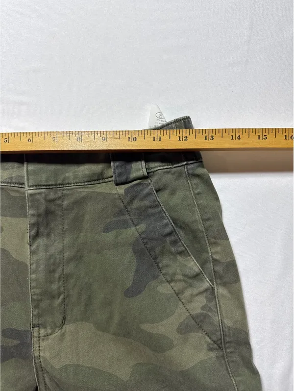 Hollister Ultra High-Rise Camo Joggers - Sneak in Style! - Image 4
