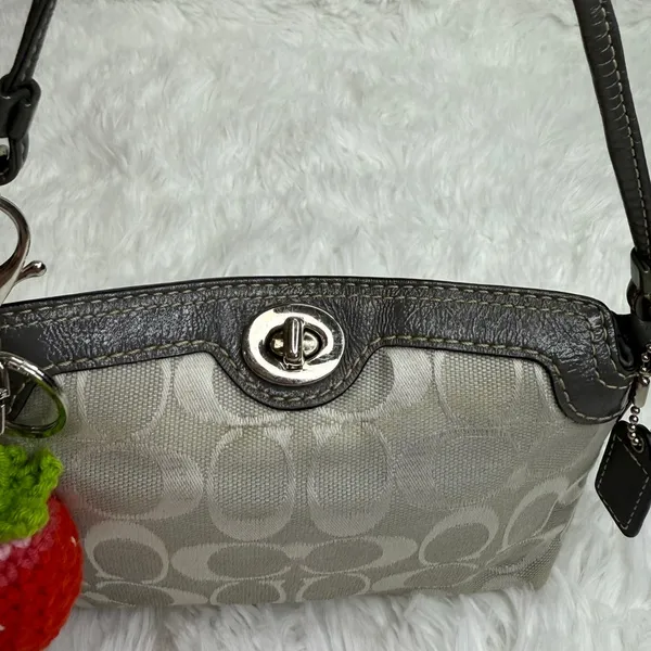y2k COACH Gray Signature Canvas Mini Purse / Wristlet - Image 10
