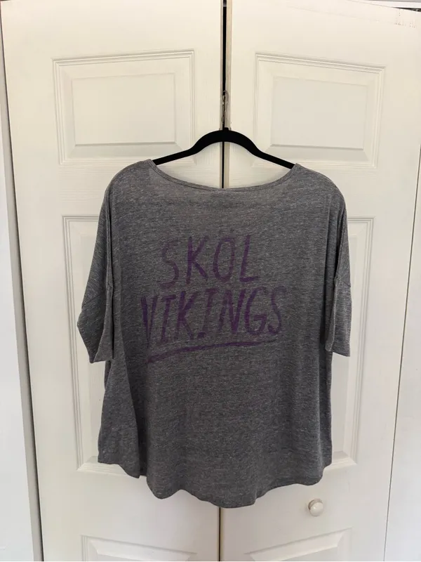 Junk Food Minnesota Vikings Game Day Oversized T-Shirt Gray Size Medium - Image 7