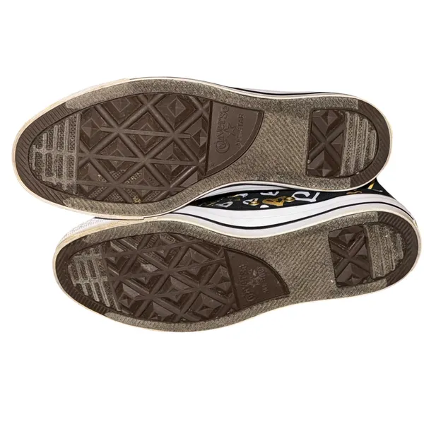 Converse Chuck Taylor All Star gold and white heart print high top sneakers - Image 5