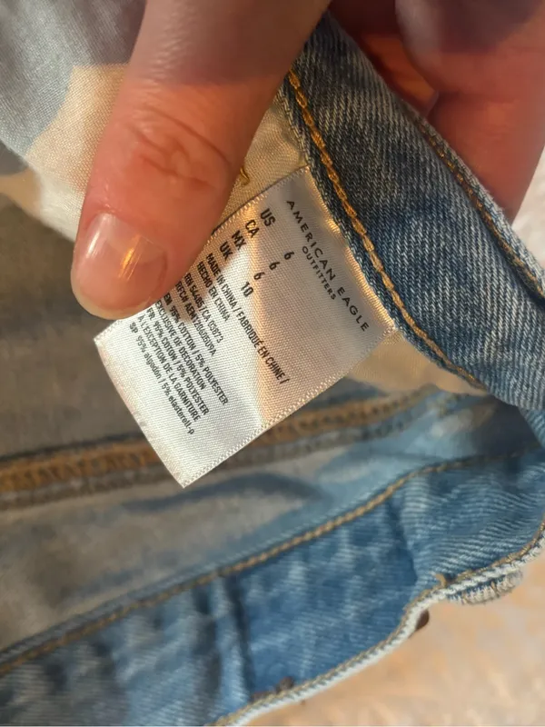 American Eagle Mom Shorts - Image 3