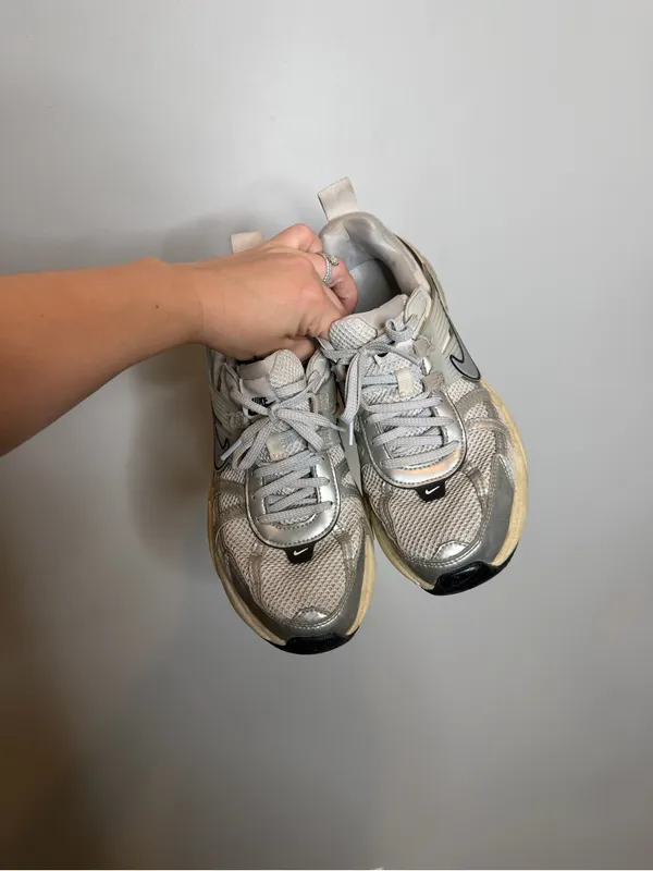 Nike V2K Run Womens 9 Summit White Metallic Silver Y2K Chunky Sneakers Shoes - Image 2