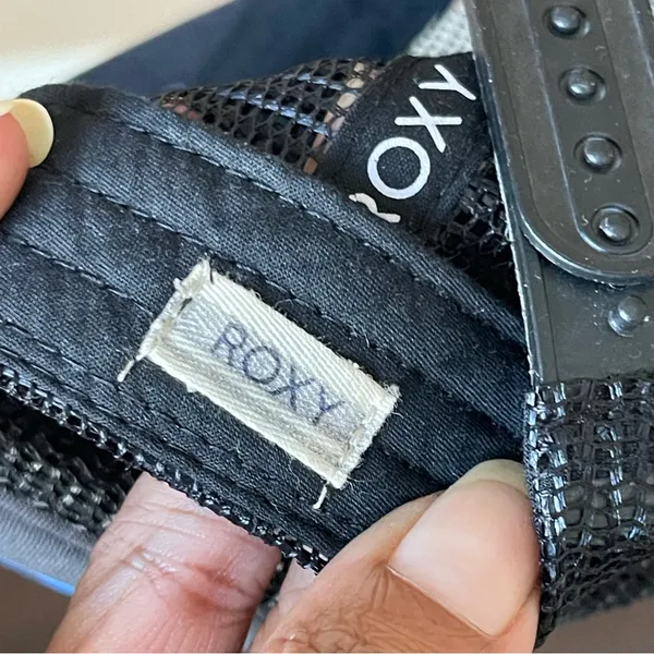 ROXY | Black Adjustable Trucker Hat - Image 8
