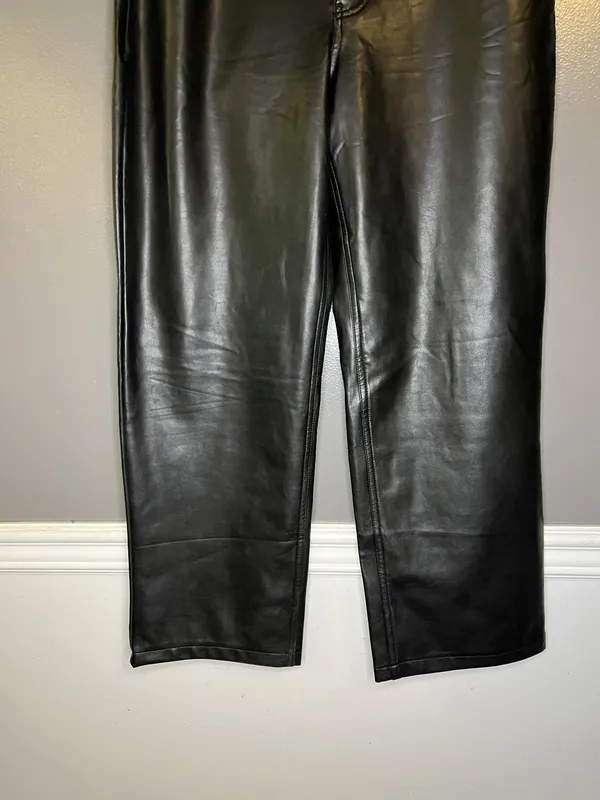 Abercrombie & Fitch Curve Love 90s Relaxed Jeans Womens 10S Black Faux Leather - Image 3
