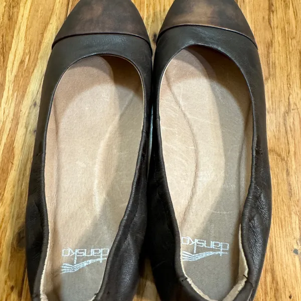 Dansko Women's Lisanne Chocolate Brown Leather Ballet Flats Size 37 Size‎ 7 - Image 3