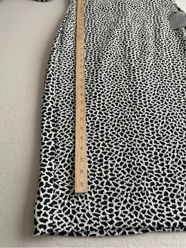 Maggy London Black and White Patterned Midi Dress - Image 10
