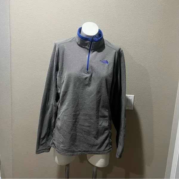 The North Face gray pullover fleece sweatshirt - Image 2