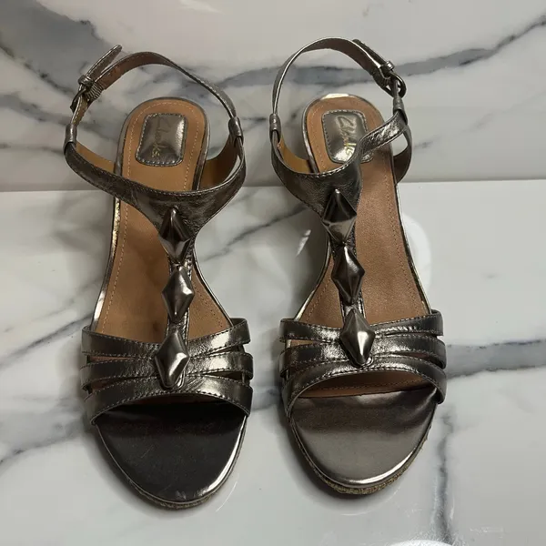 Clarks Women's Metallic Leather Strappy Summer Laguna Jewel Wedge Sandals Sz 9 - Image 2