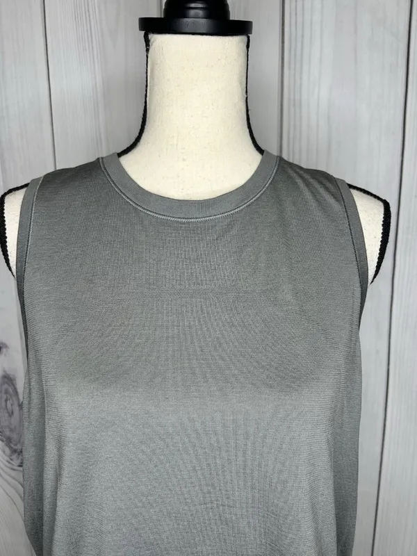 Lululemon Swiftly Breathe Muscle Tank Top Womens Sz 10 Gray Sleeveless - Image 2