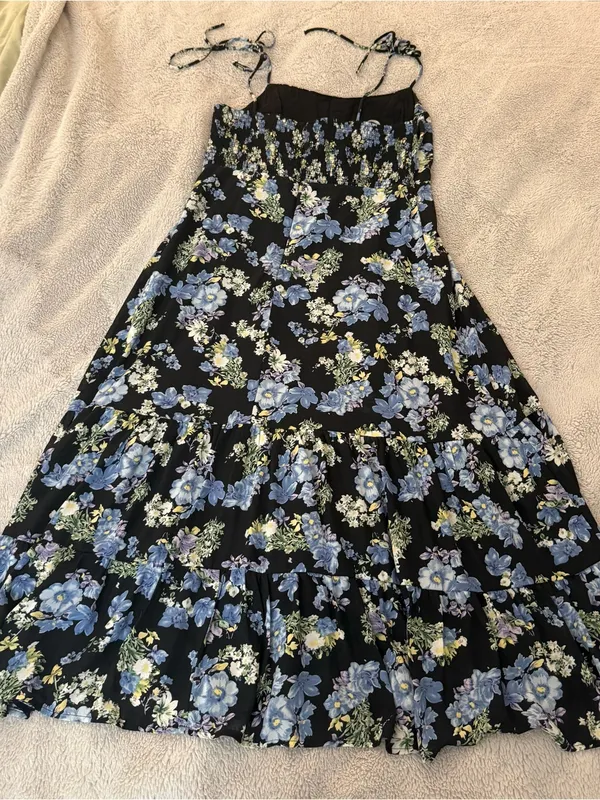 Lulu’s Started with a Kiss Floral Tie Strap Midi Dress - Image 4