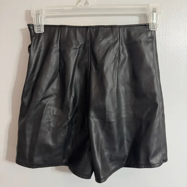 Abercrombie & Fitch Black Faux Leather Mini Skort Skirt Size‎ XXS - Image 6